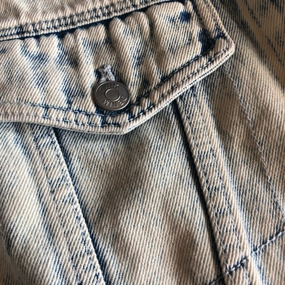 Beautiful jean vest - Picture 5 of 6
